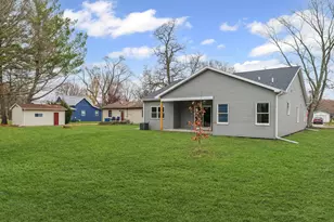 404 E Sherman St, Saint John, IL 61873 - Photo 35