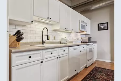 234 E Reservoir Avenue #212, Milwaukee, WI 53212 - Photo 13