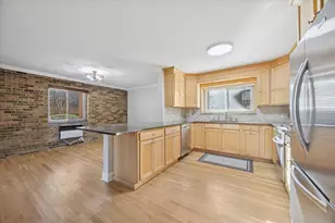 320 Claymoor Rd, Hinsdale, IL 60521 - Photo 3