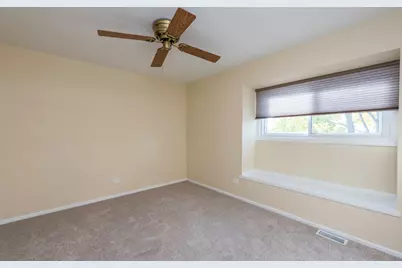 2634 Woodview Court, Waukegan, IL 60087 - Photo 15