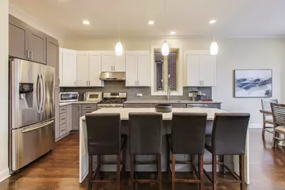 1045 W 34th Place, Chicago, IL 60608 - Photo 9