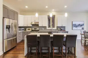 1045 W 34th Pl, Chicago, IL 60608 - Photo 9