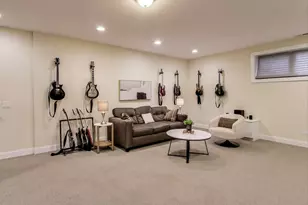 1045 W 34th Pl, Chicago, IL 60608 - Photo 29