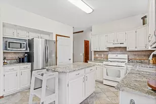 3 Earl's Ct, Bloomington, IL 61704 - Photo 17