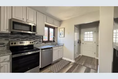 1016 Kingsway Avenue, Rockford, IL 61108 - Photo 9