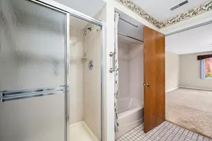 127 Acacia Circle, Indian Head Park, IL 60525 - Photo 15