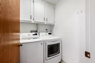 127 Acacia Circle, Indian Head Park, IL 60525 - Photo 19