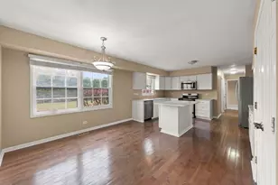 1315 Jane Ave, Naperville, IL 60540 - Photo 3