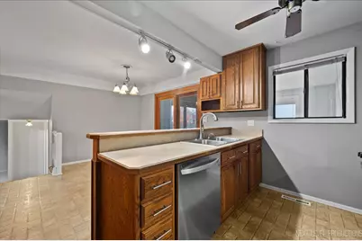 1009 Sutton Drive, Crystal Lake, IL 60014 - Photo 13