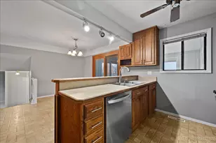 1009 Sutton Dr, Crystal Lake, IL 60014 - Photo 13