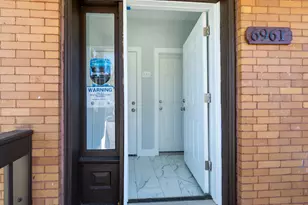 6961 S Eberhart Ave, Chicago, IL 60637 - Photo 9