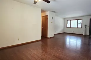 1115 S Clapper Ct, Mahomet, IL 61853 - Photo 3