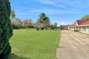 33053 Pamrich Dr, Kingston, IL 60145 - Photo 3