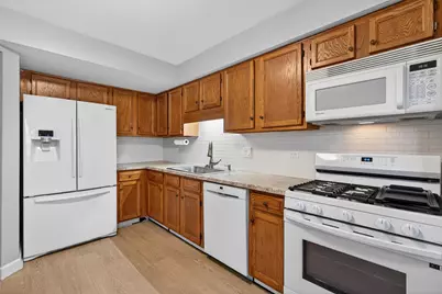 1391 Sherwood Court, Gurnee, IL 60031 - Photo 9