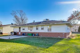 218 Greenbriar St, Elk Grove Village, IL 60007 - Photo 23