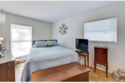 218 Greenbriar Street, Elk Grove Village, IL 60007 - Photo 17