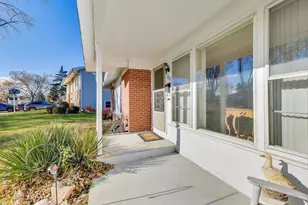 218 Greenbriar St, Elk Grove Village, IL 60007 - Photo 5