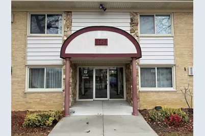 5725 Holmes Avenue #15, Clarendon Hills, IL 60514 - Photo 1