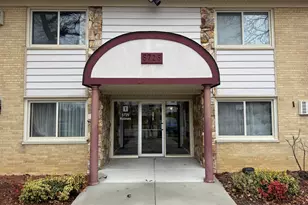 5725 Holmes Ave, Clarendon Hills, IL 60514 - Photo 1