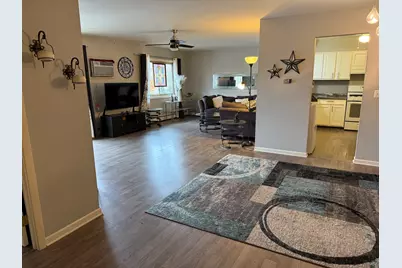 5725 Holmes Avenue #15, Clarendon Hills, IL 60514 - Photo 5