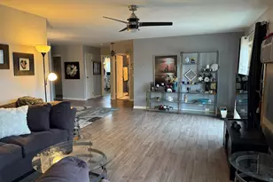 5725 Holmes Ave, Clarendon Hills, IL 60514 - Photo 9