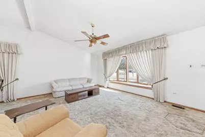 5841 W 75th Place, Burbank, IL 60459 - Photo 7