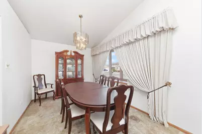 5841 W 75th Place, Burbank, IL 60459 - Photo 9