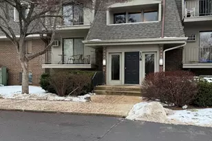 138 E Bailey Rd, Naperville, IL 60565 - Photo 1