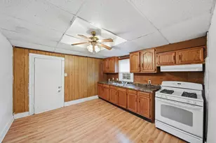 711 Park Pl, Sterling, IL 61081 - Photo 7