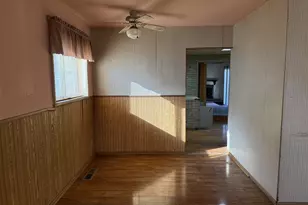 17226 Community St, Lansing, IL 60438 - Photo 5