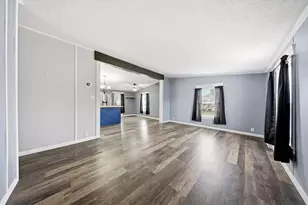 830 S 10th St, Dekalb, IL 60115 - Photo 9