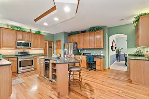 2 Margate Ct, Lake in the Hills, IL 60156 - Photo 13