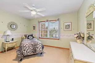 2 Margate Ct, Lake in the Hills, IL 60156 - Photo 27