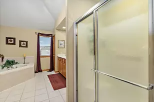 2 Margate Ct, Lake in the Hills, IL 60156 - Photo 33