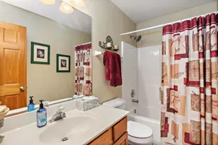 2 Margate Ct, Lake in the Hills, IL 60156 - Photo 25