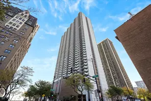 6033 N Sheridan Rd, Chicago, IL 60660 - Photo 1