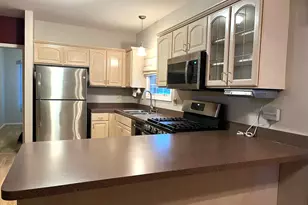 11022 Deblin Ln, Oak Lawn, IL 60453 - Photo 5