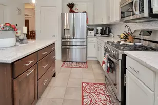 10 Deerfield Ct, Bloomington, IL 61705 - Photo 19