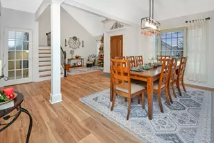 10 Deerfield Ct, Bloomington, IL 61705 - Photo 9