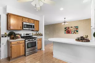 5080 Prairie Oak Rd, Gurnee, IL 60031 - Photo 3