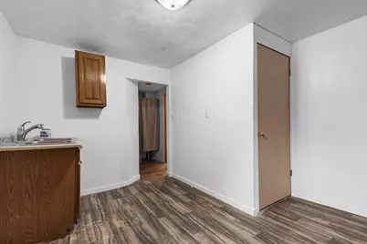 215 S Moore Street, South Beloit, IL 61080 - Photo 5