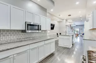 4049 S Indiana Ave, Chicago, IL 60653 - Photo 11