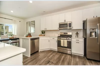 [Address not provided], Yorkville, IL 60560 - Photo 11