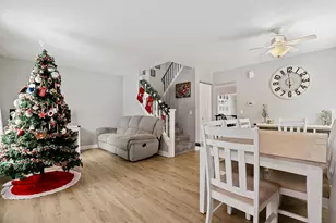 2730 Dorothy Dr, Aurora, IL 60504 - Photo 3