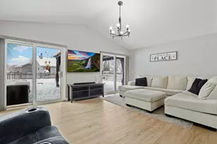 2730 Dorothy Dr, Aurora, IL 60504 - Photo 9