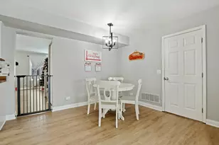 2730 Dorothy Dr, Aurora, IL 60504 - Photo 7