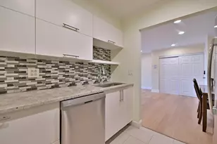 836 E Old Willow Road E, Prospect Heights, IL 60070 - Photo 9