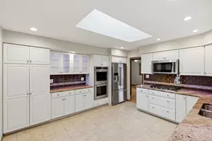 581 Victoria Ln, Wood Dale, IL 60191 - Photo 5