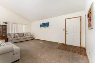 1804 Willow Cir Dr, Crest Hill, IL 60403 - Photo 5