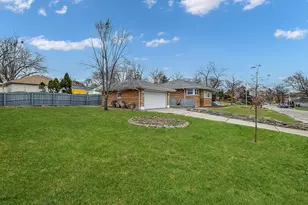 2 N Wisconsin Ave, Addison, IL 60101 - Photo 23